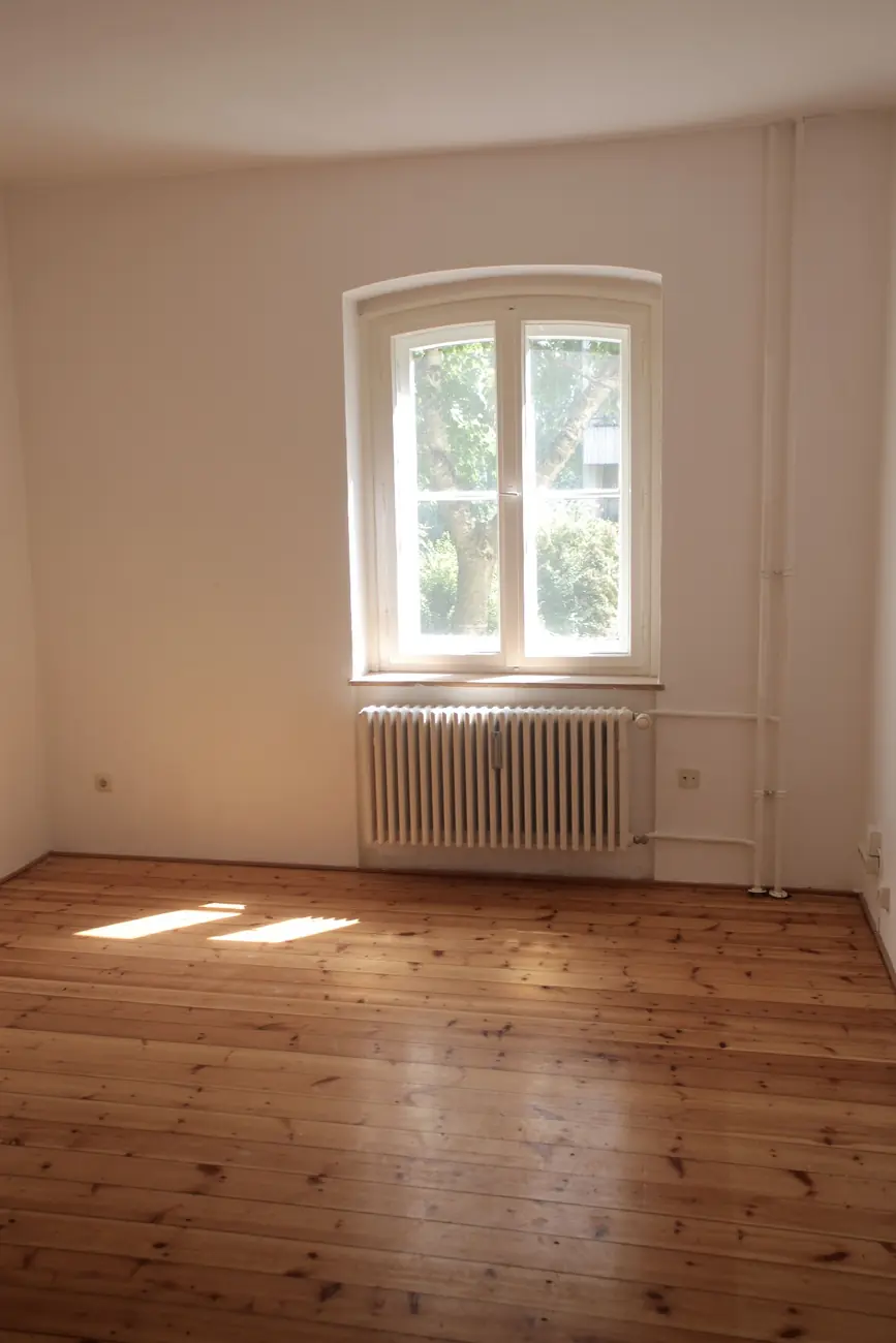 NACHHER – Zimmer Nachlassräumung Wien – vorher mit Möbeln, nachher entrümpelt und übergabefertig